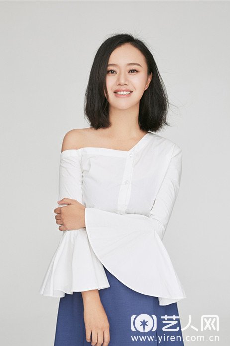 何翯